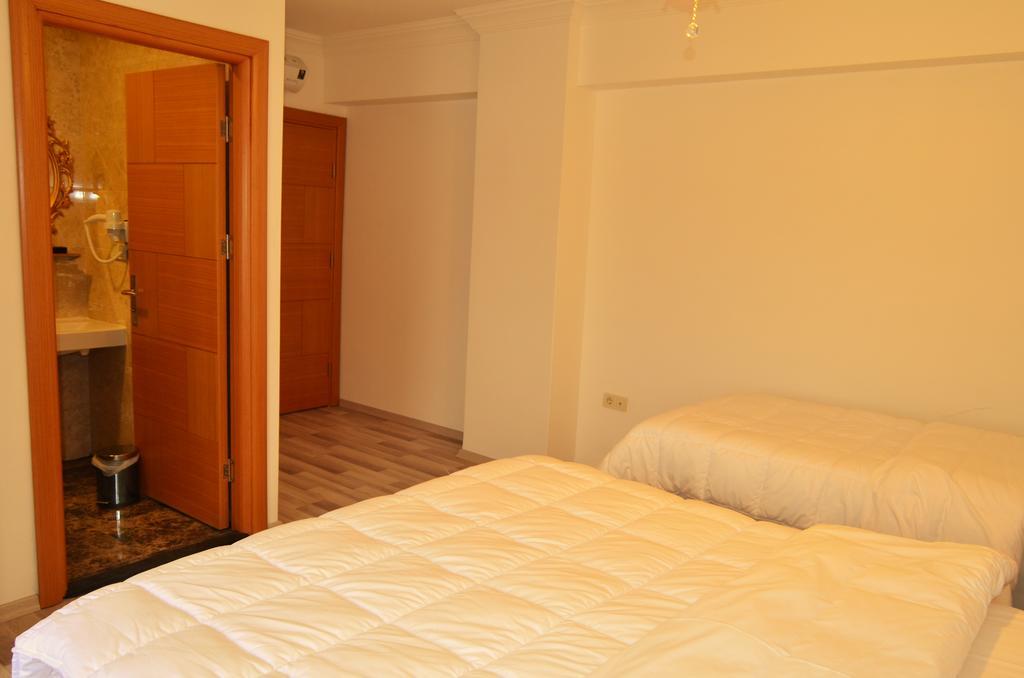 Hotel Yonca Istanboel Buitenkant foto