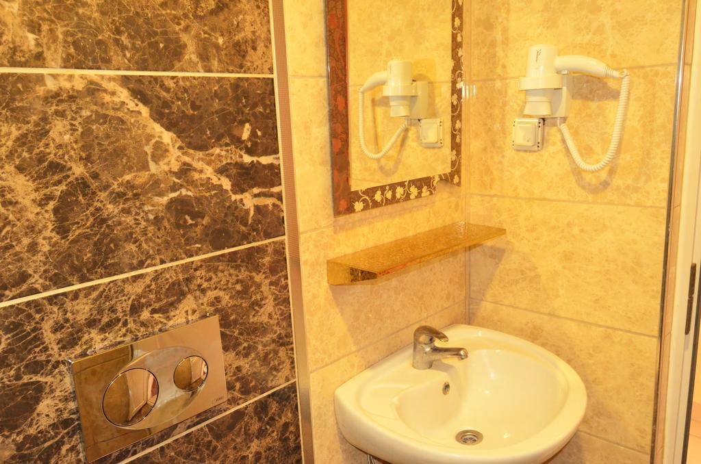 Hotel Yonca Istanboel Buitenkant foto